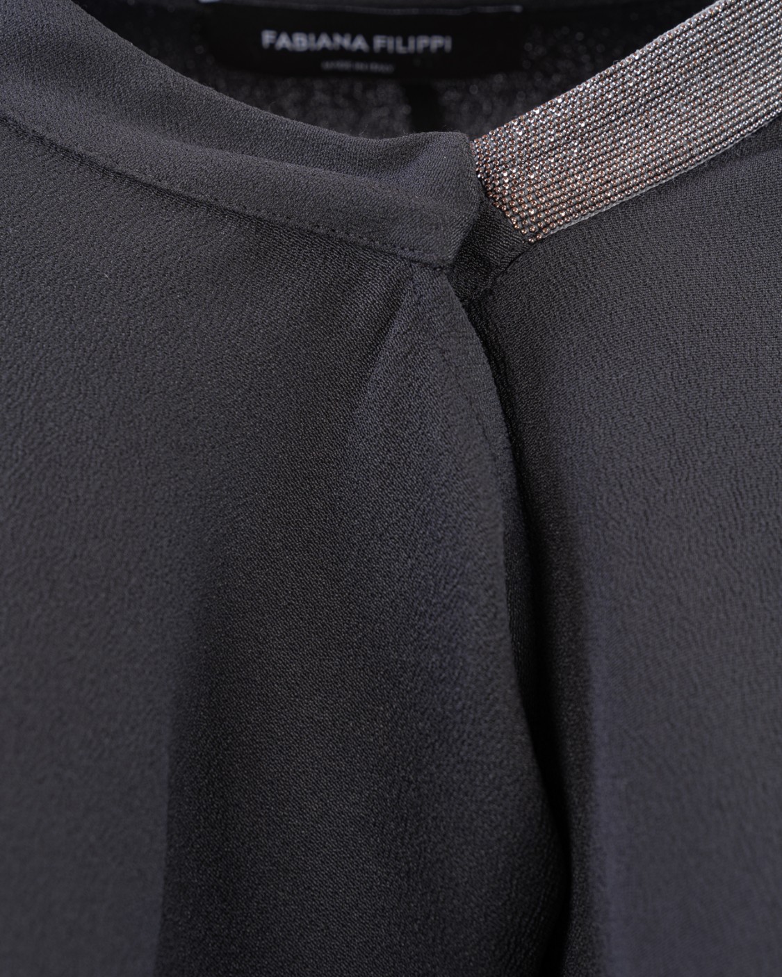 shop FABIANA FILIPPI  Top: Fabiana Filippi camicia.
Girocollo.
Dettaglio punto luce.
Maniche lunghe.
Composizione: 5% Acetato 43% Seta.
Fabbricato in Italia.. TPD223F597D468-825 number 2741478